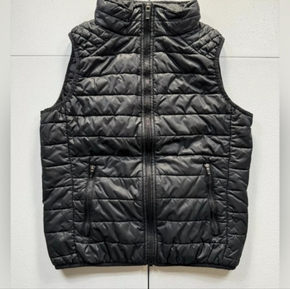 Fabletics Fenway Black Sleeveless Vest